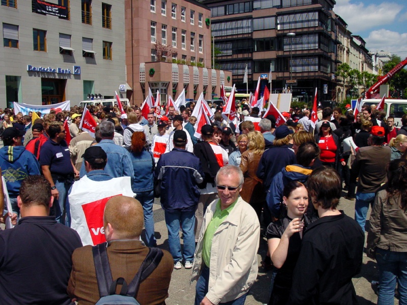 Datei:Mai 2007 Uniplatz.jpg